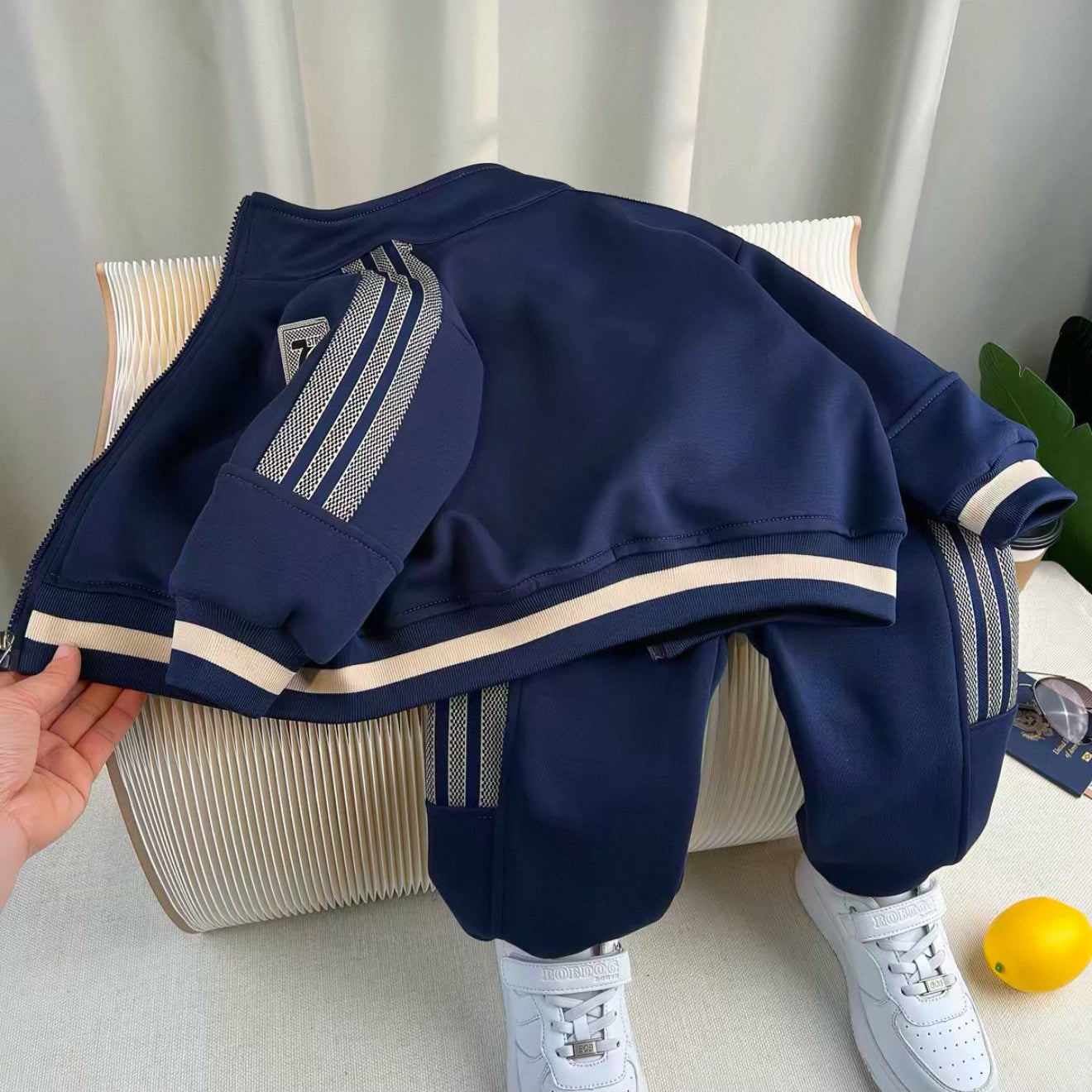 Ensemble Jogging Bébé “Mini Style” – Confort & Look Tendance (12 mois à 2 ans)
