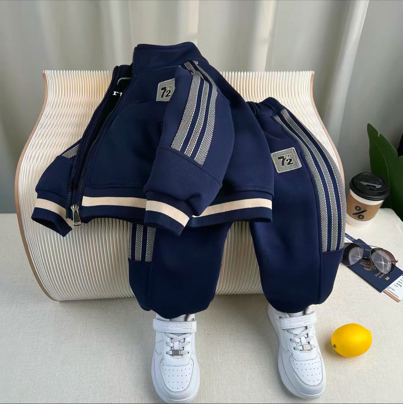 Ensemble Jogging Bébé “Mini Style” – Confort & Look Tendance (12 mois à 2 ans)