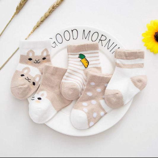 Lot de chaussettes bébé – Motifs animaux & carotte 🐰🥕 | Douces & confortables (5 paires)
